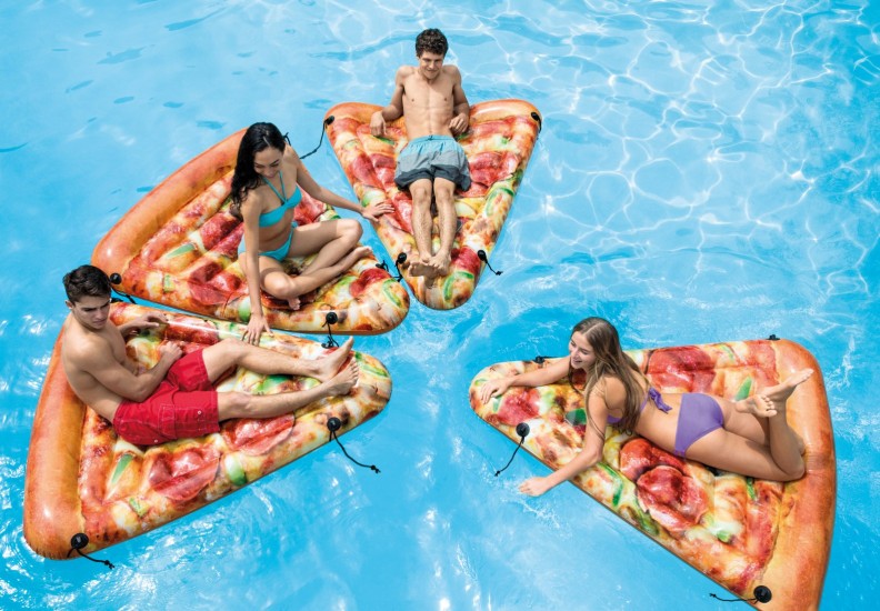 Tapis flottant pour piscine Intex Pizza Slice 69 x 57 pouces