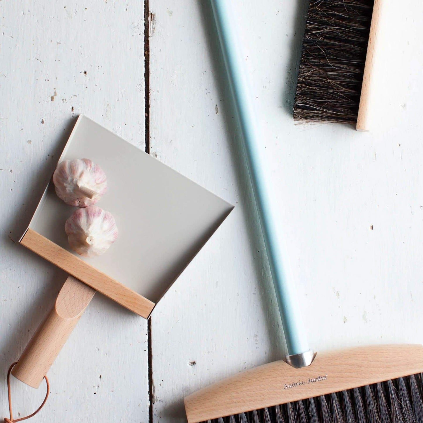 Traditional Dustpan & Brush - Totem Store