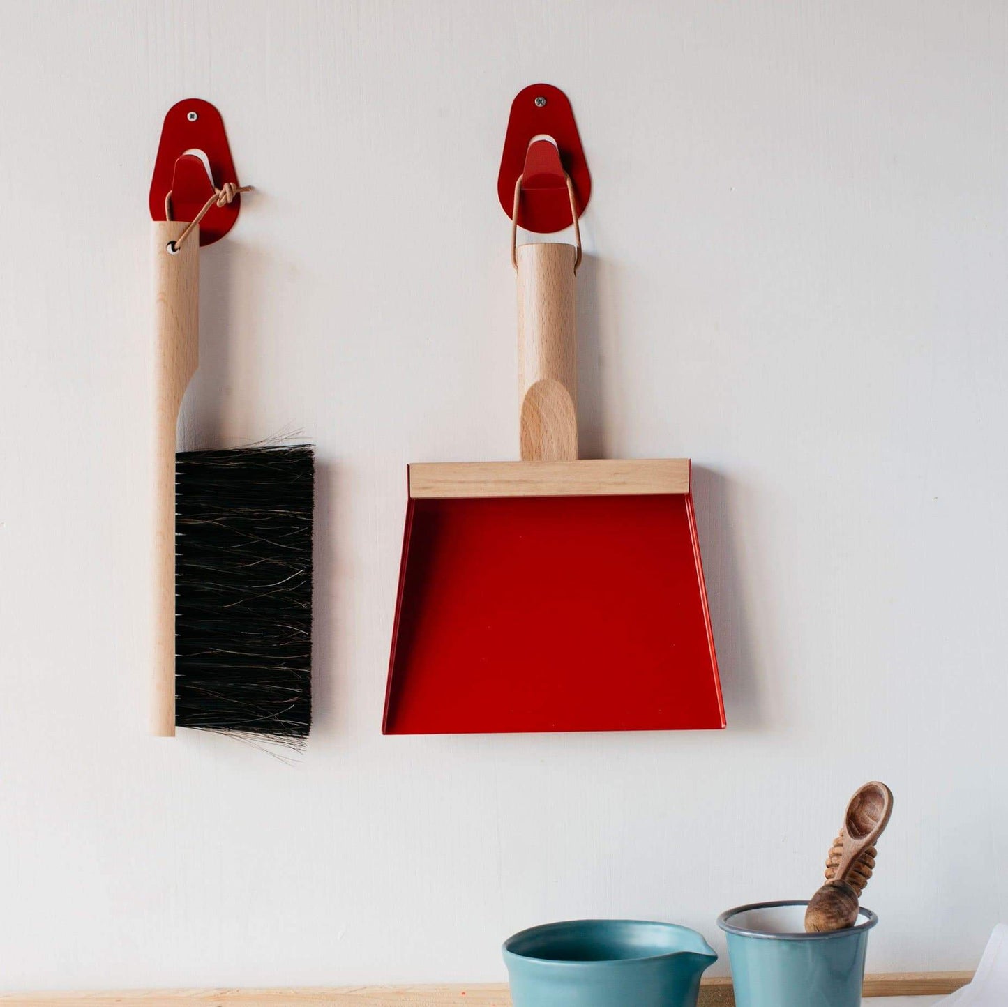 Traditional Dustpan & Brush - Totem Store